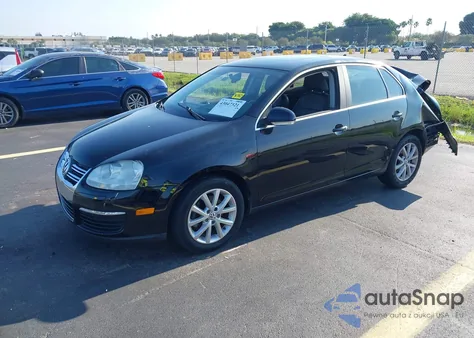 2010 Volkswagen Jetta Se z USA, uszkodzony, nr VIN 3VWRX7AJ2AM060635